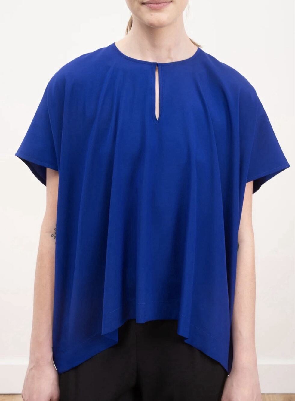 $595 Zero Maria Cornejo Royal Blue Rae Poncho Cape Top Silk Stretch Size Small